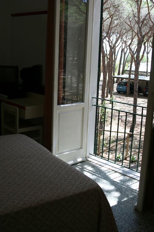 Hotel Villa Nettuno Marina di Campo Room photo
